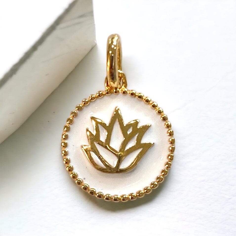 AGAVE NECKLACE CHARM WHITE