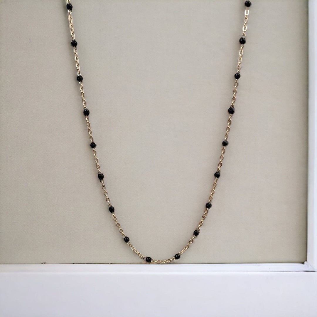 CLASSIC BLACK RESIN NECKLACE