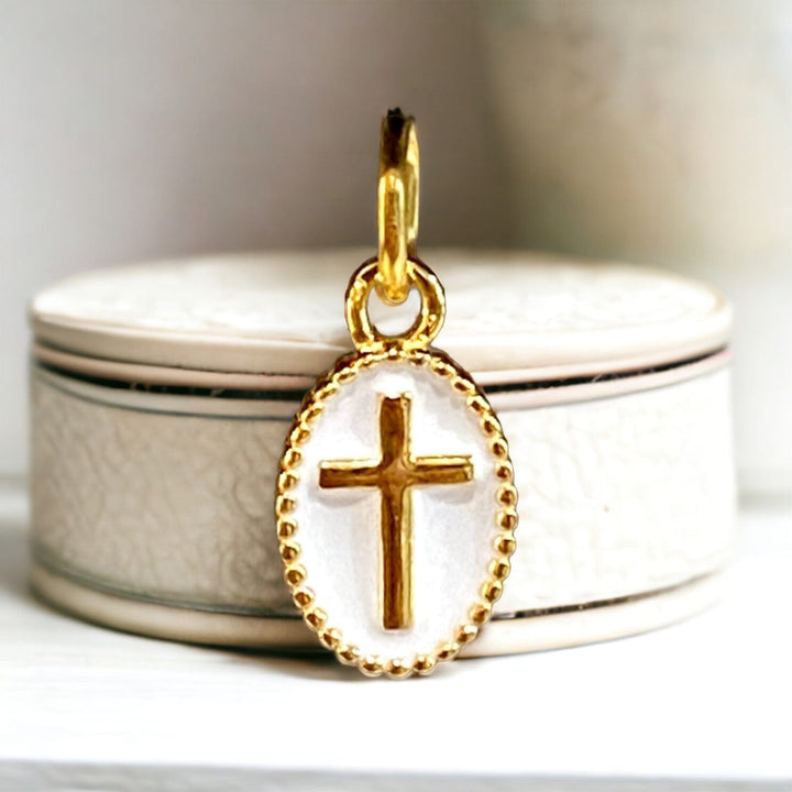 CROSS NECKLACE CHARM WHITE
