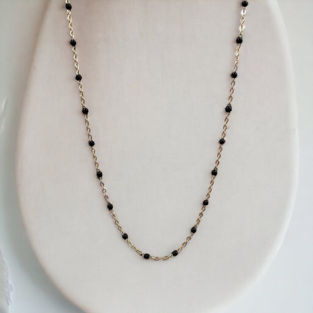 CLASSIC BLACK RESIN NECKLACE