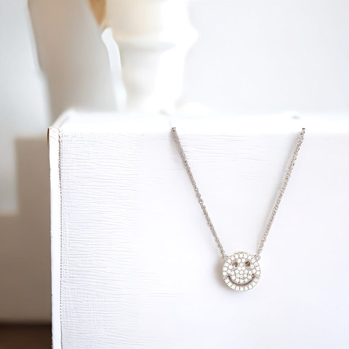 HAPPY FACE NECKLACE