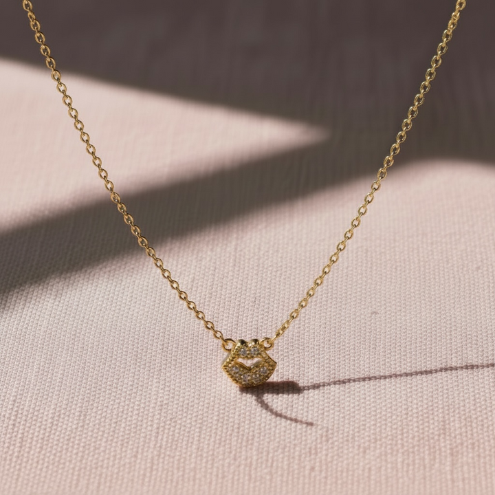 MINIATURE LIPS NECKLACE