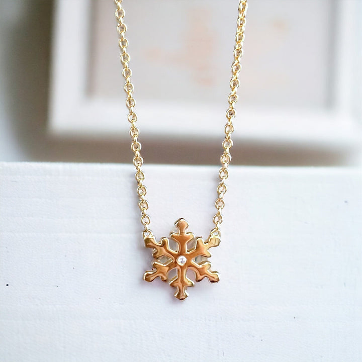 SNOWFLAKE NECKLACE