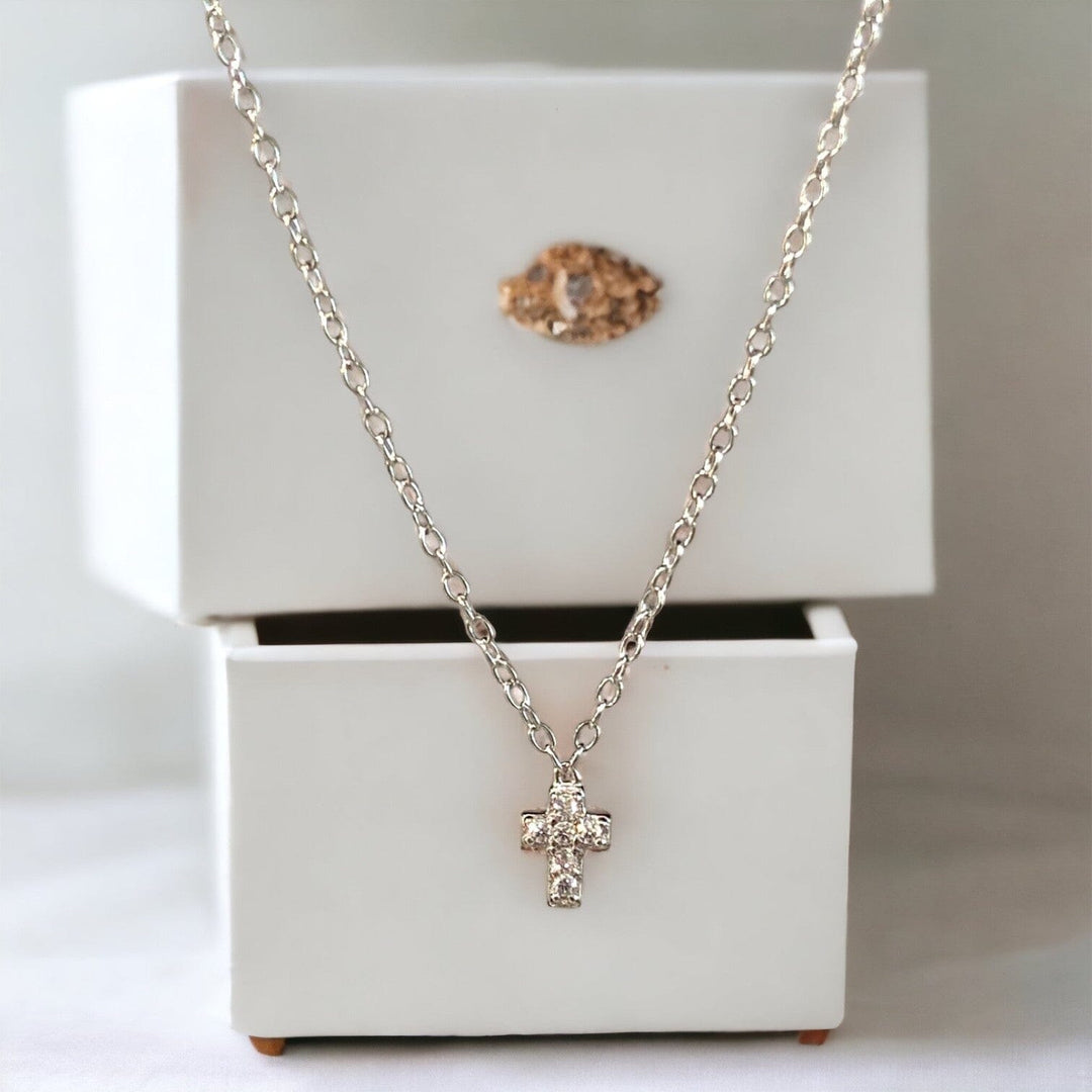 Mini cross necklace | Mini cross - Sugar Bean Jewelry